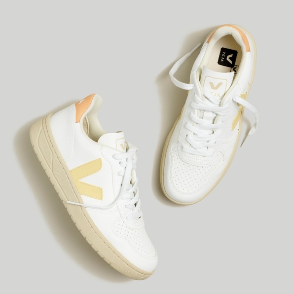 Veja Shoes - NEW Veja EU 38 US Size 7 V-10 Sneakers in Colorblock White Sun Peach